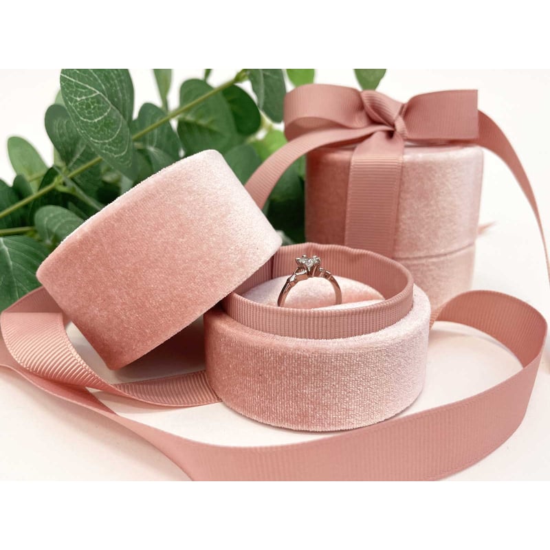 Růžová dárková krabička na prsten se stužkou LTR-3/P/A5 Jk Box Růžová dárková krabička na prsten se stužkou LTR-3/P/A5 Jk Box