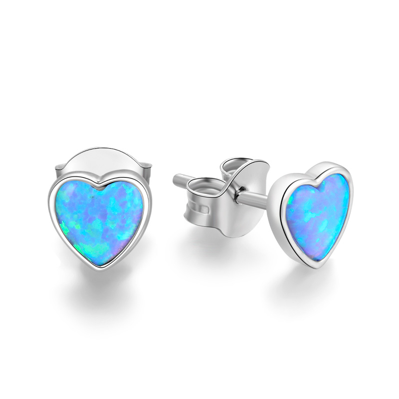 Stříbrné srdíčkové náušnice se syntetickými opály AGUP2244 Beneto Stříbrné srdíčkové náušnice se syntetickými opály AGUP2244 Beneto