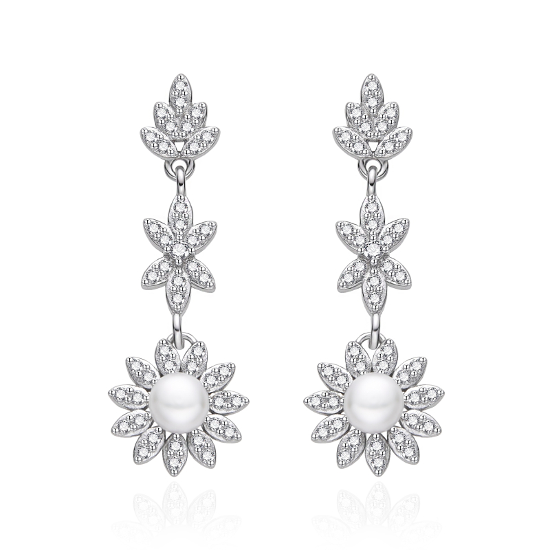 Honosné stříbrné náušnice se zirkony a perlou AGT-E160PW-P Agato Honosné stříbrné náušnice se zirkony a perlou AGT-E160PW-P Agato