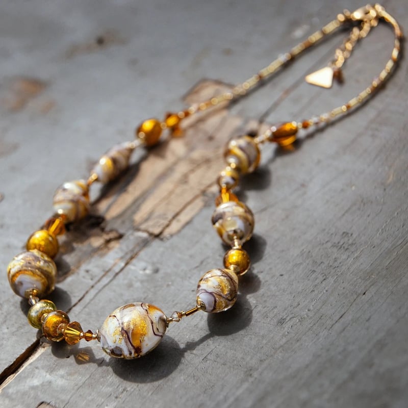 Náhrdelník s 24karátovým zlatem a ryzím stříbrem v perlách Lampglas Amber Desire NRO28 Lampglas Náhrdelník s 24karátovým zlatem a ryzím stříbrem v perlách Lampglas Amber Desire NRO28 Lampglas