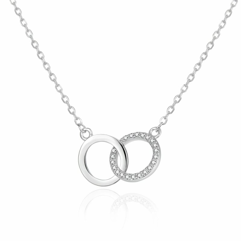 Půvabný stříbrný náhrdelník s propojenými kruhy AGT-N030W Agato