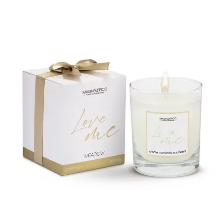 Vonná svíčka Love me Meadow (Scented Candle) Magnetifico Power Of Pheromones - 125 g
