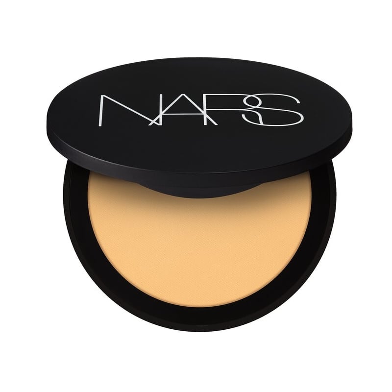 Matující pudr (Soft Matte Advanced Perfecting Powder) NARS / Odstín: Creek - 9 g Matující pudr (Soft Matte Advanced Perfecting Powder) NARS / Odstín: Creek - 9 g
