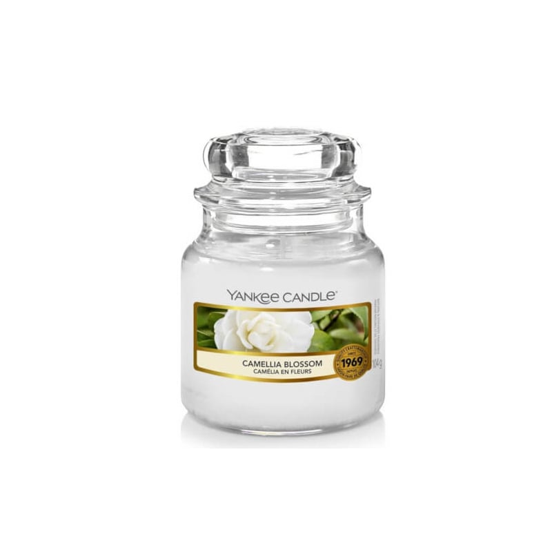 Aromatická svíčka Classic malá Camellia Blossom Yankee Candle - 104 g Aromatická svíčka Classic malá Camellia Blossom Yankee Candle - 104 g