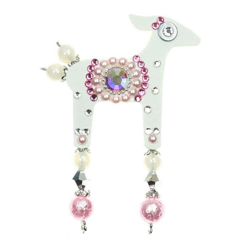 Malá bílá laň Katy / NADACE T. KUCHAŘOVÉ Deers Malá bílá laň Katy / NADACE T. KUCHAŘOVÉ Deers