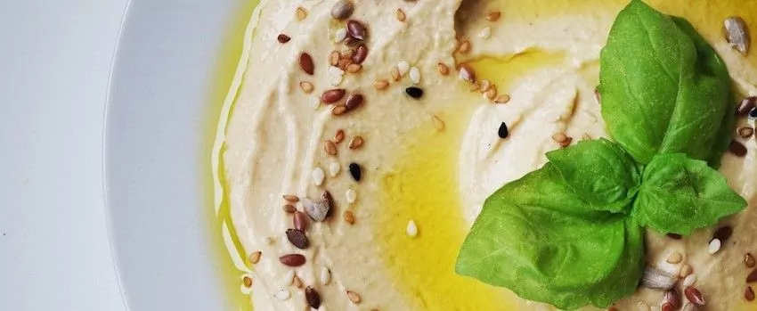 Domácí hummus s moringou