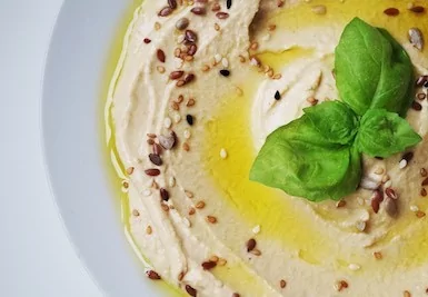 Domácí hummus s moringou