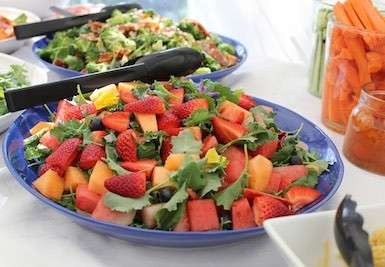 Ovocný salát s golden berries
